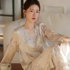 Bộ đồ ngủ lụa hai mảnh sang trọng – Áo V cổ chữ V, quần ren ống rộng, vải thoáng khí, chỉ 486.000 VND