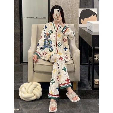 Bộ Đồ Ngủ Nữ Chữ Gấu Vàng Nhung Dài Tay Homewear Xuân Thu 2.024 Kích Thước Lớn Giá ưu đãi 467.942 VND