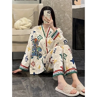 Bộ Đồ Ngủ Nữ Chữ Gấu Vàng Nhung Dài Tay Homewear Xuân Thu 2.024 Kích Thước Lớn Giá ưu đãi 467.942 VND