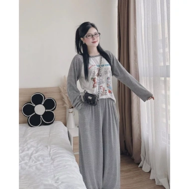 Bộ đồ ngủ nữ LILY HCOM26.678 áo thun in họa tiết mix quần suông dài tay 129.000 VND 10 Bộ đồ ngủ nữ LILY HCOM26.678 áo thun in họa tiết mix quần suông dài tay 129.000 VND 10