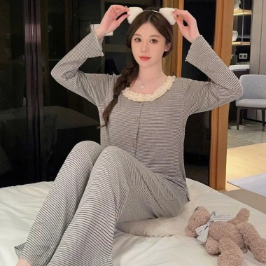Bộ đồ ngủ nữ tay dài ngọt ngào thun cotton mềm mịn, cổ ren, pijama thu đông 155k 4 Bộ đồ ngủ nữ tay dài ngọt ngào thun cotton mềm mịn, cổ ren, pijama thu đông 155k 4