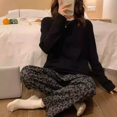 Bộ đồ ngủ nữ xuân thu dài tay quần mỏng lụa sữa loungewear thoải mái giá ưu đãi 125k