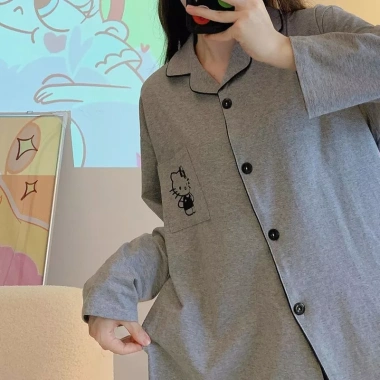 Bộ đồ ngủ pijama cotton nữ tay dài in hình Kitty FIJITO HCOM369 cao cấp giá 189k 4 Bộ đồ ngủ pijama cotton nữ tay dài in hình Kitty FIJITO HCOM369 cao cấp giá 189k 4