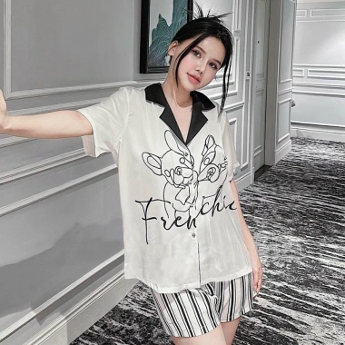 Bộ Đồ Ngủ Pijama Lụa Hàng Châu Cao Cấp Loại 1 Mềm Mại Thoải Mái Giá 389.500₫