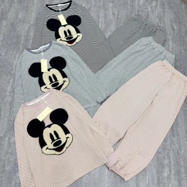 Bộ đồ nhà nữ sọc ngang tay, quần rộng in Mickey – Tiểu thư dễ thương giá 259k