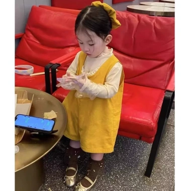 Bộ đồ quần short một mảnh bé gái mùa xuân phong cách Hàn Quốc dễ thương áo yếm thời trang hai mảnh