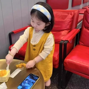 Bộ đồ quần short một mảnh bé gái mùa xuân phong cách Hàn Quốc dễ thương áo yếm thời trang hai mảnh