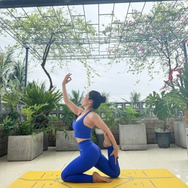 Bộ Đồ Tập Gym Yoga Nữ UNIQ Cool Peel Áo Cổ Yếm & Quần Legging Cạp Vừa 376.156 VND