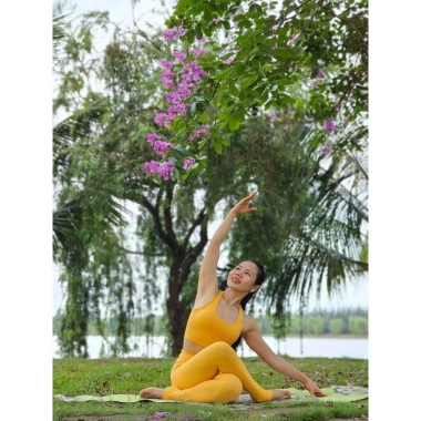 Bộ Đồ Tập Gym Yoga Nữ UNIQ Cool Peel Áo Cổ Yếm & Quần Legging Cạp Vừa 376.156 VND 8 Bộ Đồ Tập Gym Yoga Nữ UNIQ Cool Peel Áo Cổ Yếm & Quần Legging Cạp Vừa 376.156 VND 8