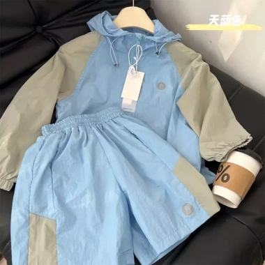 Bộ đồ thể thao mùa hè cho bé trai và gái - Chất liệu mỏng thoáng, chống nắng, chỉ 198k 8 Bộ đồ thể thao mùa hè cho bé trai và gái - Chất liệu mỏng thoáng, chống nắng, chỉ 198k 8