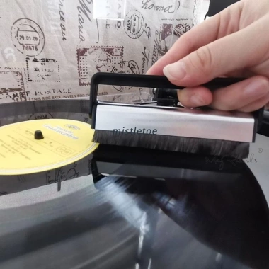 Bộ dụng cụ vệ sinh đĩa than vinyl chống tĩnh điện 2 trong 1 chuyên dụng chỉ 193.600₫