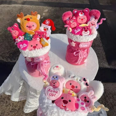 Bó Hoa Gấu Bông Hoa Búp Bê Hoạt Hình - Quà Tặng 8/3, Sinh Nhật, Tốt Nghiệp kèm Túi, Thiệp, Đèn 6 Bó Hoa Gấu Bông Hoa Búp Bê Hoạt Hình - Quà Tặng 8/3, Sinh Nhật, Tốt Nghiệp kèm Túi, Thiệp, Đèn 6