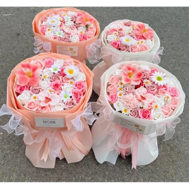 Bó hoa sáp thơm cao cấp, hoa dày đẹp cánh mềm, mùi sáp ong tự nhiên - chỉ 135.000₫ 8 Bó hoa sáp thơm cao cấp, hoa dày đẹp cánh mềm, mùi sáp ong tự nhiên - chỉ 135.000₫ 8