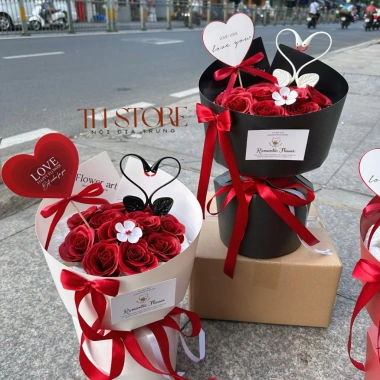 Bó hoa sáp tim và thiên nga kèm túi, đèn, thiệp: Quà Valentine, sinh nhật, 8/3, 20/10, giá chỉ 209.000đ 5