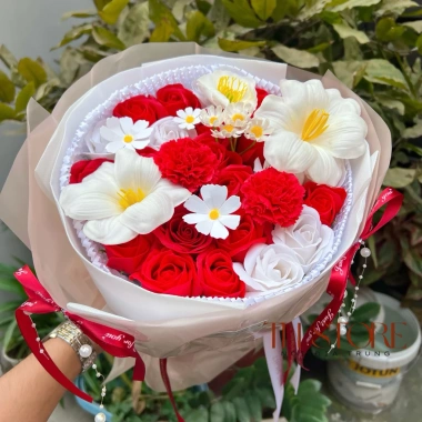 Bó hoa sáp tròn kèm túi, đèn, thiệp - Quà tặng Valentine, sinh nhật, 8/3, 20/10, kỷ niệm - Giá 209.000đ 9