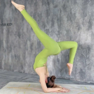 Bộ Jumpsuit Set Nữ Thun Gân Co Giãn 4 Chiều, Thấm Hút Mồ Hôi - Tập Yoga và Gym, Giá 510.000₫