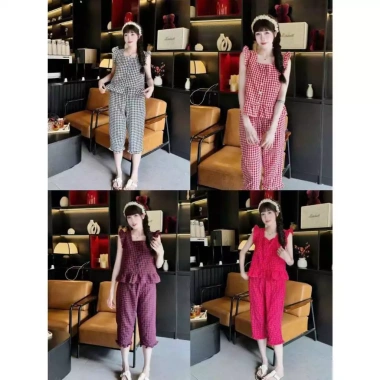 Bộ kẻ lửng cánh tiên dáng xòe, đính cúc trước, mặc mát thoáng chỉ 155.000₫