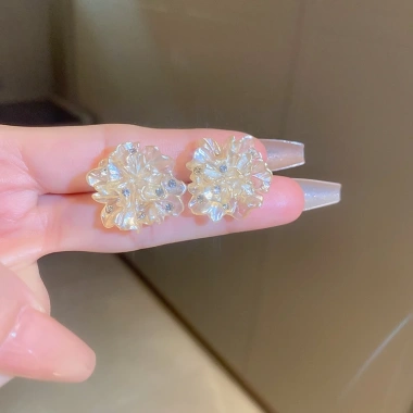 Bộ Kim Cương Mori Mạ Vàng - Bông Tai Hoa Đinh Tán Thanh Lịch Giá 47.000₫