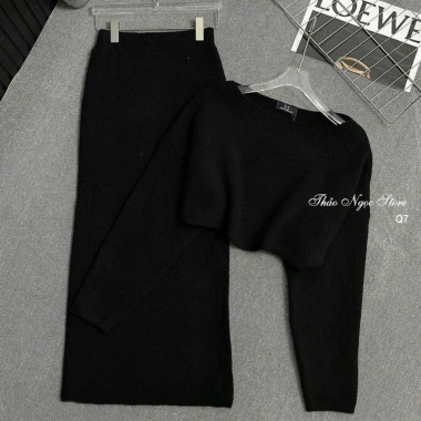 Bộ len sọc nữ croptop trễ vai + chân váy ôm dài - Giá ưu đãi 215k Thảo Ngọc Store
