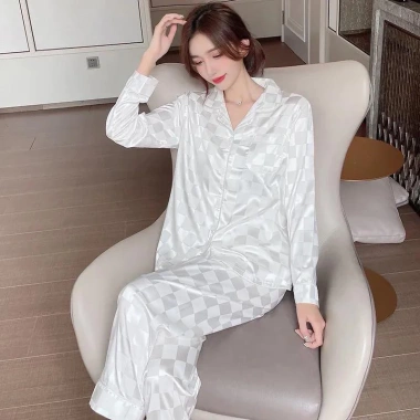 Bộ lụa gấm ô vuông bigsize - Pijama nữ tay dài tay ngắn, giảm giá 185.000đ