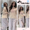 Bộ Mặc Nhà Nữ YangYang HCOM26.805 – Áo Thun Dài Tay In Chữ, Quần Suông Caro Thô, Chất Mềm Mịn, Giá 249.000₫