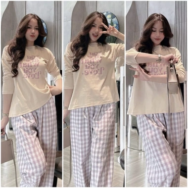 Bộ Mặc Nhà Nữ YangYang HCOM26.805 – Áo Thun Dài Tay In Chữ, Quần Suông Caro Thô, Chất Mềm Mịn, Giá 249.000₫