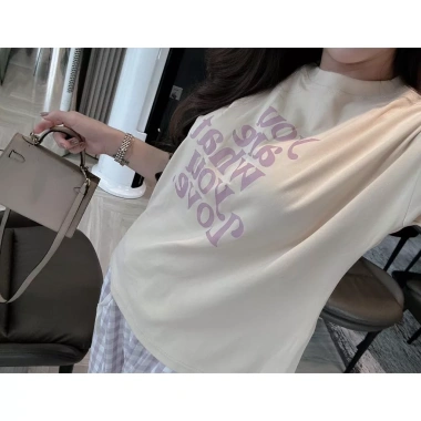 Bộ Mặc Nhà Nữ YangYang HCOM26.805 – Áo Thun Dài Tay In Chữ, Quần Suông Caro Thô, Chất Mềm Mịn, Giá 249.000₫