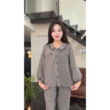 Bộ mặc nhà tay lỡ kẻ caro phối viền - Vải mềm, thiết kế thời trang, giảm giá đặc biệt 239.200₫ 4 Bộ mặc nhà tay lỡ kẻ caro phối viền - Vải mềm, thiết kế thời trang, giảm giá đặc biệt 239.200₫ 4