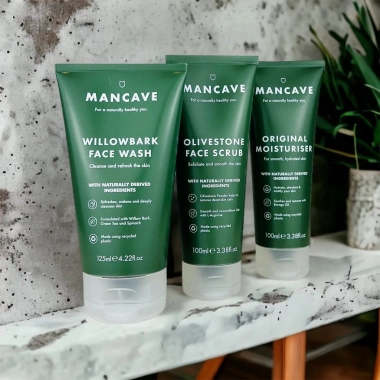 Bộ ManCave Original Skincare Set cho nam: sữa rửa mặt, tẩy tế bào chết, kem dưỡng ẩm - làm sạch sâu, ngừa mụn, giảm dầu, chỉ 305.000₫