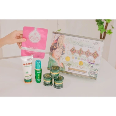 Bộ mỹ phẩm Kem Hoàng Cung Xanh chính hãng - Da đen lì, chai xạm, chỉ 299k