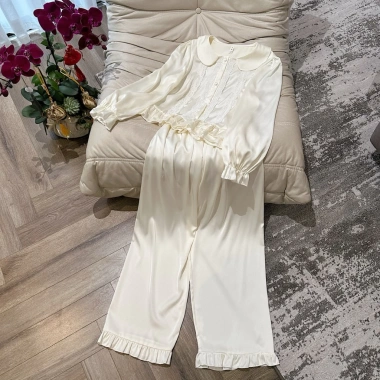Bộ ngủ lụa cổ sen form vừa, mix ren cao cấp mềm mại, set sang trọng mặc nhà, dạo chơi Giá 470k
