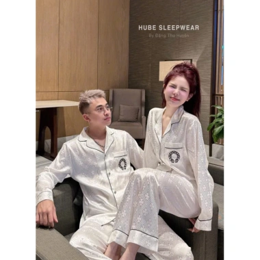 Bộ Ngủ Lụa Đôi Nam Nữ Vân Chìm Túi Ngực Chrome Sang Chảnh Loại 1 Xíu Sleepwear
