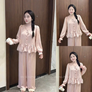 Bộ ngủ lụa LyLy cúc hoa hồng mềm mại, set dài tay thoải mái cho mặc nhà, dạo chơi, du lịch Giá chỉ 522.000₫