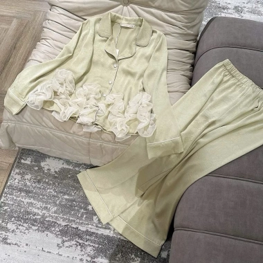 Bộ ngủ lụa LyLy gấu bèo to mềm mại, set dài tay sang trọng cho nhà, đi chơi, du lịch 605.000₫