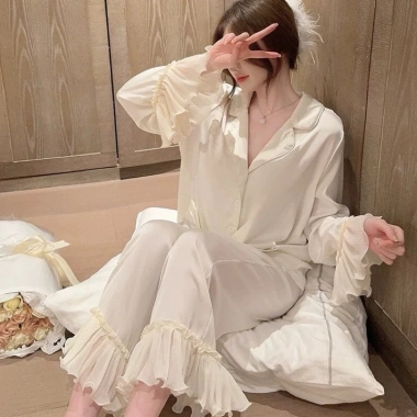 Bộ Ngủ Pijama Nữ Tiểu Thư Sang Chảnh – Điệu Đà, Cao Cấp, Giá 220k (Giảm từ 275k)