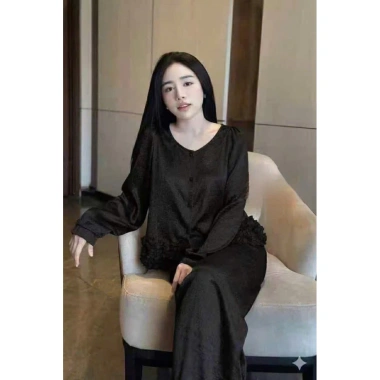 Bộ ngủ tiểu thư lụa xốp lyly tay dài, cổ tròn cao cấp Quảng Châu - 520k giảm giá