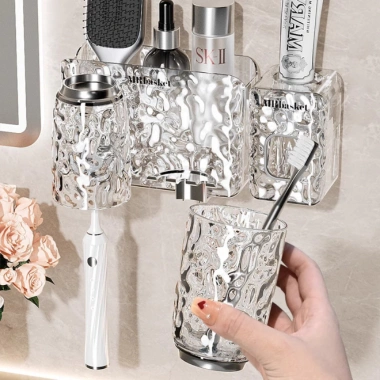 Bộ Nhả Kem Đánh Răng Trong Suốt DOMES - Kệ Treo Bàn Chải, Cốc Nhựa Dán Tường, Giá chỉ 116.000 VND 4 Bộ Nhả Kem Đánh Răng Trong Suốt DOMES - Kệ Treo Bàn Chải, Cốc Nhựa Dán Tường, Giá chỉ 116.000 VND 4
