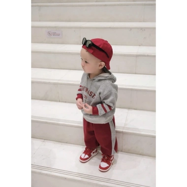 Bộ Nỉ Hoodie Bé Trai Tone Đỏ Sành Điệu Set Thu Đông size 7‑25kg, chỉ 211.500₫ 3 Bộ Nỉ Hoodie Bé Trai Tone Đỏ Sành Điệu Set Thu Đông size 7‑25kg, chỉ 211.500₫ 3