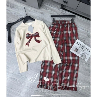 Bộ nỉ nữ thu đông HCOM3.510: áo sweater in nơ + quần kẻ caro viền bèo, chỉ 269k 5