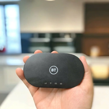 Bộ Phát Wifi Di Động 4G 2 băng tần 300Mbps, Pin 2.150mAh, 20 user - 880.000₫ 2 Bộ Phát Wifi Di Động 4G 2 băng tần 300Mbps, Pin 2.150mAh, 20 user - 880.000₫ 2