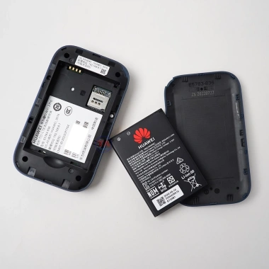 Bộ Phát WiFi Di Động 4G E5.783 300Mbps Pin 3.000mAh Hai Băng Tần Giá 1.990.000 VND