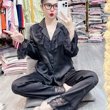 Bộ pijama cổ ren nút bọc ngủ nữ tay dài, quần dài túi rộng thoải mái, giảm 23% 5 Bộ pijama cổ ren nút bọc ngủ nữ tay dài, quần dài túi rộng thoải mái, giảm 23% 5