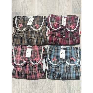 Bộ pijama kẻ dạ tay dài, quần dài charm mèo xinh xắn cho bé 40-80kg giá 179.000 4