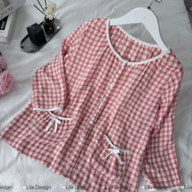 Bộ Pijama Nữ Kẻ Caro Dáng Xuông - Áo Cổ Tròn Bo Chun, Quần Dài Túi Thô Giá 299k