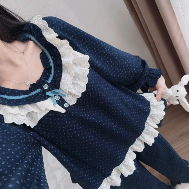Bộ pijama nữ tay dài cổ ren vintage, quần dài vải mềm thoáng mát - 338.900₫