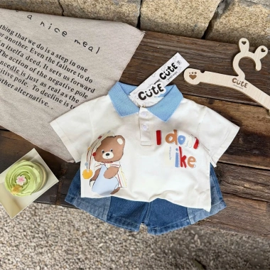 Bộ polo cộc tay bé trai họa tiết gấu, cổ phối, chất mềm mát, thấm hút mồ hôi – 225.000₫ (giá gốc 285.750₫)