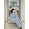 Bộ Pyjama nữ đũi kẻ cao cấp, cổ sen viền bèo tiểu thư, áo dài + quần dài, túi gấu hông dễ thương – 99.000₫ 7