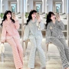 Bộ Pyjama nữ đũi kẻ cao cấp, cổ sen viền bèo tiểu thư, áo dài + quần dài, túi gấu hông dễ thương – 99.000₫ 8