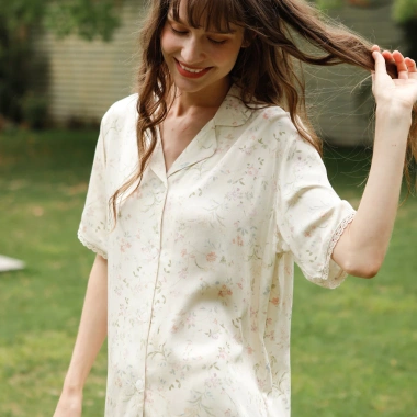 Bộ Pyjama Tay Cộc Floral Beige After Bath - Giá chỉ 528.000đ, giảm giá 20 4