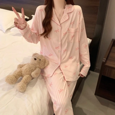 Bộ pyjama tay dài sọc xinh cho cô gái ngọt ngào, phong cách Hàn Quốc, chỉ 145k 9 Bộ pyjama tay dài sọc xinh cho cô gái ngọt ngào, phong cách Hàn Quốc, chỉ 145k 9